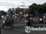arus-lalu-lintas-saat-penutupan-jalan-darmokali-karena-pengerjaan-jembatan-ratna_20170913_092113.jpg