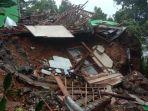 bangunan-yang-roboh-di-sd-smp-satap-kampak-di-kabupaten-trenggalek.jpg