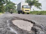 banyak-jalan-berlubang-di-kediri.jpg