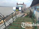 belasan-truk-mengantre-pelabuhan-tanjung-perak_20180623_224900.jpg