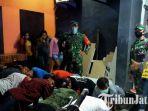 berita-gresik-belasan-remaja-dibesi-sanksi-push-up-oleh-petugas-gabungan-di-gresik.jpg