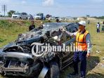 berita-madiun-mobil-terbalik-ban-pecah-di-tol-ngawi-kertosono_20180612_133825.jpg