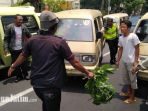 berita-surabaya-aksi-sopir-angkutan-umum-sweeping-jalan-pemuda_20171031_145956.jpg