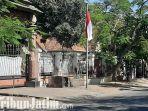 berita-surabaya-asrama-mahasiswa-papua-di-jalan-kalasan-senin-1982019-di-surabaya.jpg