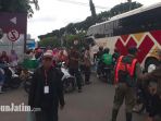 berita-surabaya-jalan-margorejo-padat-merayap_20171228_100923.jpg
