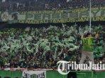 bonek-penuhi-stadion-gelora-bung-tomo-surabaya-saat-laga-persahabatan-persebaya-vs-persis-solo.jpg