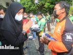 Pemkab Banyuwangi Salurkan 1,9 Ton Beras, Untuk Pengemudi Ojol Terdampak PPKM Level 4
