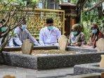 calon-wali-kota-surabaya-eri-cahyadi-berziarah-ke-makam-pendiri-nahdlatul-ulama-di-jombang.jpg