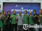 dbonansa-dari-bonek-untuk-bangsa-kunjungi-kantor-harian-koran-surya.jpg