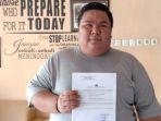 deny-rico-usai-mengadu-soal-dugaan-pungli-oknum-kades-di-situbondo.jpg