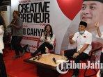 eri-cahyadi-saat-menghadiri-surabaya-creative-preneur-forum-yang-beranggotakan-pegiat-seni.jpg