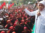 gubernur-khofifah-di-tengah-ribuan-buruh-saat-may-day.jpg