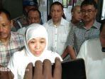 gubernur-khofifah-menjenguk-korban-penyerangan-polsek-wonokromo.jpg