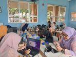 Puluhan Guru SMP di Surabaya Ikuti Pelatihan Koding dan AI yang Digelar Serentak se-Indonesia