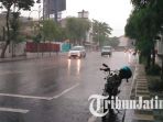 hujan-deras-disertai-angin-terjadi-di-jalan-tunjungan-surabaya_20171124_130548.jpg