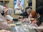 ilustrasi-emas-transaksi-pembelian-perhiasan-emas-di-Lamongan-naik-jelang-lebaran.jpg