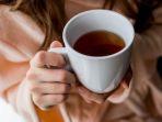 ilustrasi-minum-teh-menu-sahur.jpg
