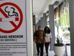 ilustrasi-tak-boleh-merokok-di-Surabaya-ilustrasi-Kawasan-Tanpa-Rokok.jpg