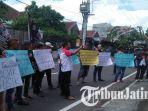 Belasan Pendemo Geruduk Kantor Dispenda Blitar, Pertanyakan Dugaan Kebocoran Pendapatan Pajak