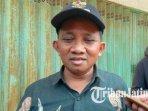 kades-Tasikharjo-Tuban-memberikan-keterangan-usai-ledakan-dan-kebakaran-di-lingkungan-TPPI-Tuban.jpg