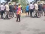kain-selendang-tersangkut-gir-motor-pasutri-di-Ngawi-tewas-ditabrak-truk-elpiji.jpg