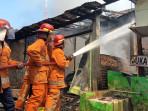 kebakaran-di-rumah-produksi-kerupuk.jpg