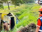 kecelakaan-di-tol-ngawi-innova-tabrak-truk.jpg