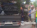 kecelakaan-tunggal-mobil-tabrak-warung.jpg