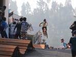 kejuaraan-76-Indonesian-Downhill-IDH-URBAN-2025-di-Desa-Ngadiwono-Pasuruan.jpg