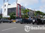 kemacetan-di-jalan-frontage-ahmad-yani-sisi-timur-saat-rekayasa-arus-lalu-lintas_20180418_121842.jpg
