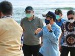 kemen-pupr-meninjau-sejumlah-lokasi-di-banyuwangi-yang-akan-dikembangkan-infrastrukturnya.jpg