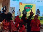 kenalkan-jamu-pada-pengunjung-mall-lewat-lomba-minum-jamu-iboe.jpg