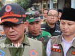 kepala-bnpb-letjen-tni-suharyanto-saat-meninjau-lokasi-terdampak-banjir.jpg