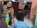 kepala-dindikbud-probolinggo-fathur-rozi-tengah-berikan-pendampingan.jpg