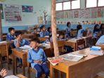 kondisi-mengkhawatirkan-atap-sekolah-di-ngawi.jpg