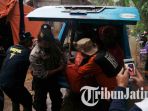 korban-longsor-ponorogo-ditemukan_20170403_222644.jpg