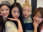 kpop-grup-Fifty-Fifty-yang-menyanyikan-lagu-Cupid-Twin-Ver.jpg
