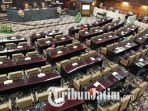kursi-dprd-jatim-banyak-yang-kosong-saat-rapat-parupurna_20170615_152032.jpg