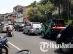 lalu-lintas-arah-jalan-blauran-menuju-jalan-praban-macet_20171031_120725.jpg