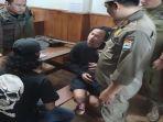 ludahi-wisatawan-di-BKB-pengamen-melas-saat-diamankan-oleh-petugas-gabungan.jpg