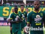 makan-konate-dan-david-da-silva-seusai-persebaya-vs-bhayangkara-fc.jpg