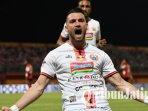 marko-simic-lakukan-seleberasi-pada-laga-madura-united-vs-persija-jakarta.jpg