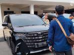 mensos-gus-ipul-kunjungi-jombang-pakai-mobil-sewa.jpg