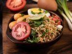 menu-sahur-dengan-mi-instan.jpg