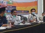 nur-syamsi-rapat-pleno-rekapitulasi-suara-pilkada-surabaya-2020-yang-dilakukan-kpu-surabaya.jpg