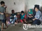 orang-gila-di-lamongan-disweeping_20180618_121239.jpg