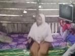 pasangan-suami-istri-buruh-tani-tinggal-di-gubuk-yang-nyaris-rubuh.jpg