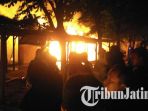 pasuruan-pasar-bukir-terbakar_20170913_013043.jpg