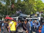 pekerja-sektor-pariwisata-demo-minta-Dedi-Mulyadi-cabut-larangan-study-tour.jpg