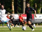pemain-ac-milan-dalam-laga-latihan-bersama-melawan-lemine-almenno.jpg